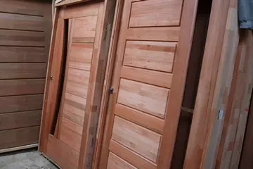 Portas e Esquadrias de Madeira - Rocar Materiais de Construção